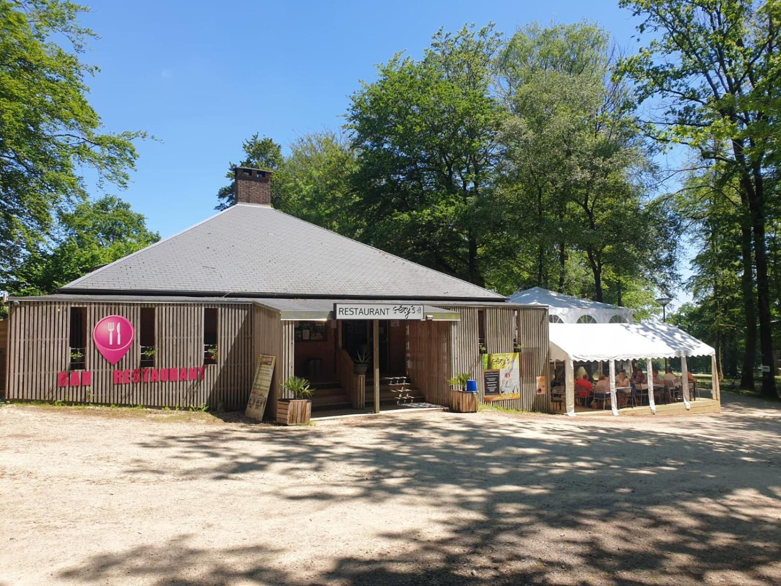 L'étape en forêt Villa Saint-Sever-Calvados Exterior foto